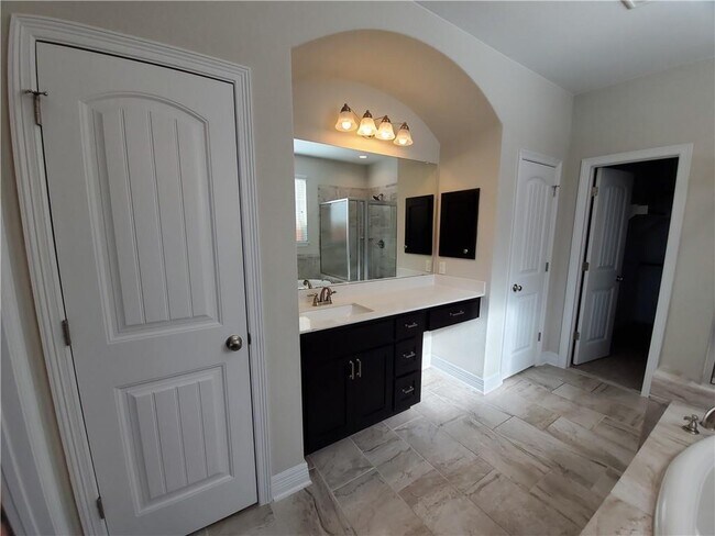 Foto del edificio - 5516 Traviston Dr