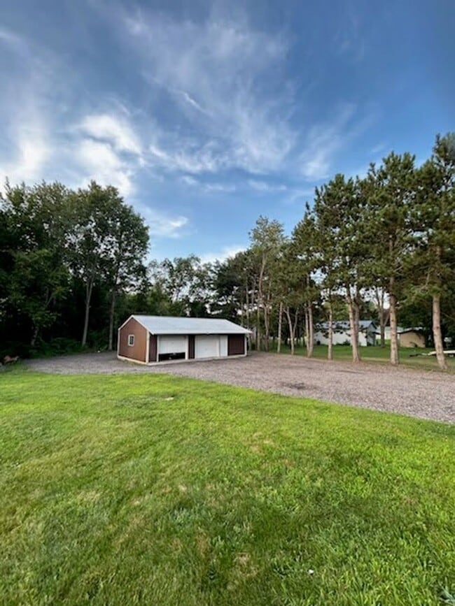 Building Photo - Spacious 3-Bedroom, 2-Bath Home in Middleb...