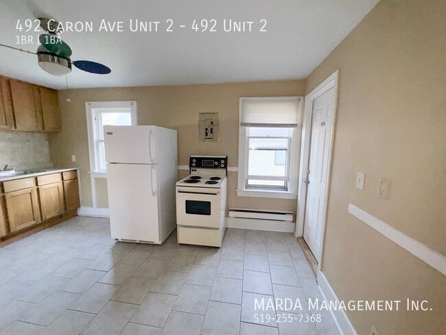 Building Photo - COZY 1 BED/1 BATH SPLIT-LEVEL UPPER UNIT PLUS HYDRO!