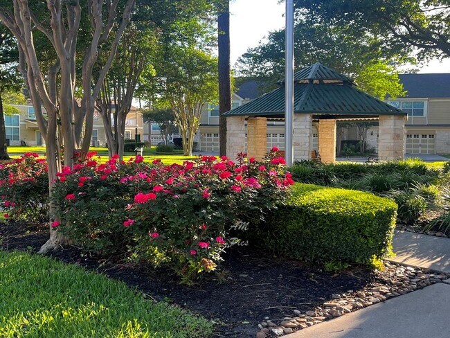 Foto del edificio - 13600 Breton Ridge St