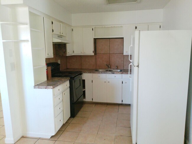 Foto del edificio - 2701 Nemec Unit 3 - 2/Bed 1/Bath - $1150/m...