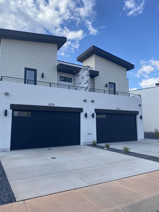 Building Photo - 4134 Baywood Dr