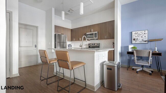 Foto del edificio - 10051 Perimeter Station Dr