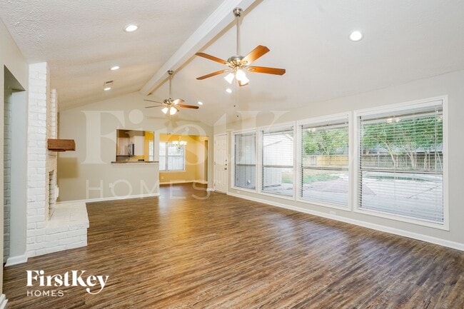 Foto del edificio - 15603 Sandy Hill Dr