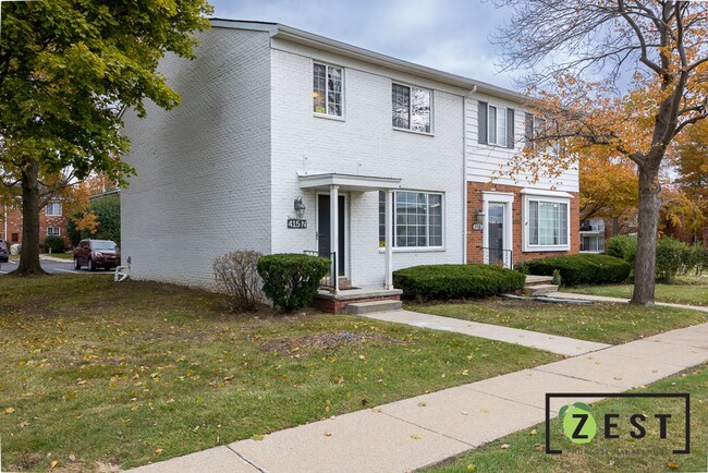 Building Photo - 415 N Fox Hills Dr