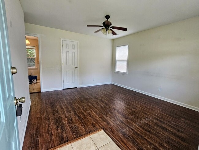 Building Photo - 126 Red Cedar Dr