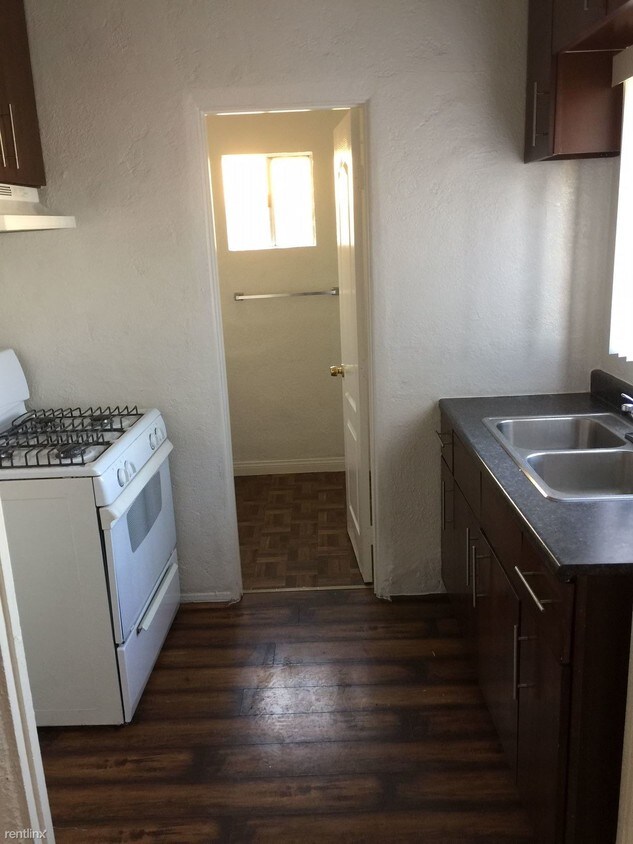 Building Photo - 1423 Clela Ave