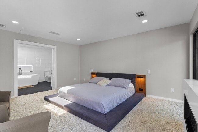 Photo - 16831 Thomas Chapel Dr House