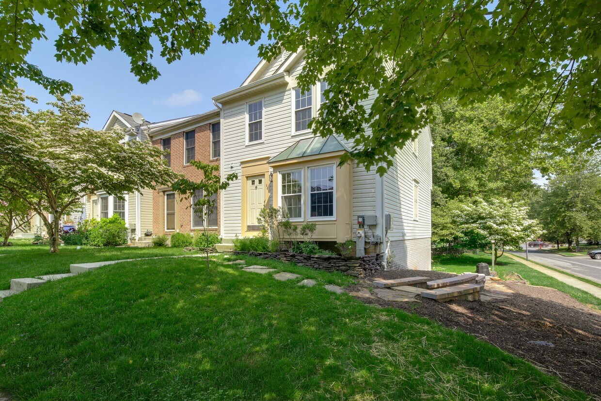 Primary Photo - 401 Woodhill Dr