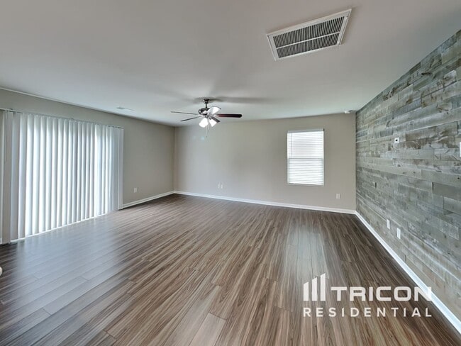 Building Photo - 1361 Woodhouse Dr