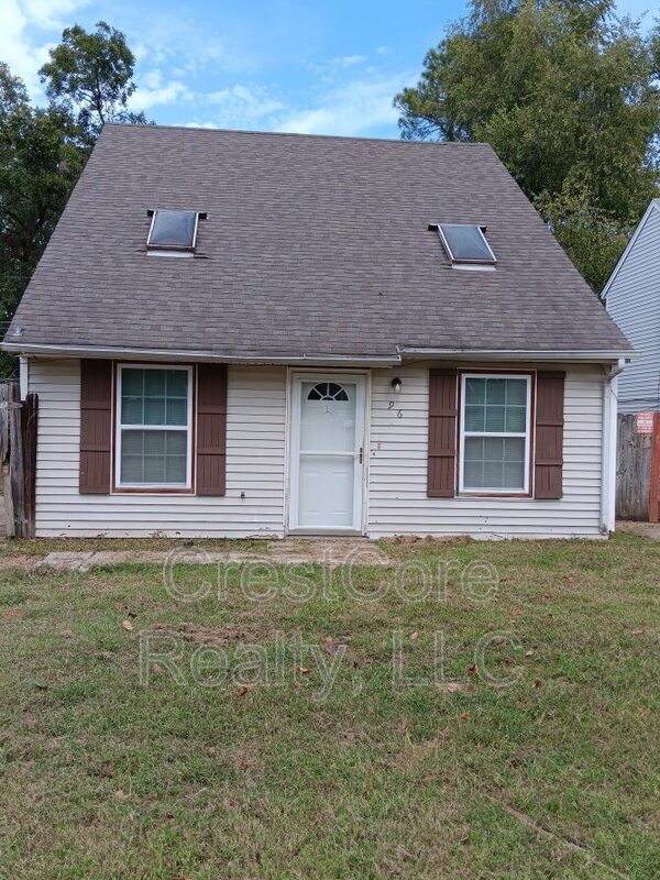 Primary Photo - 96 Willow St