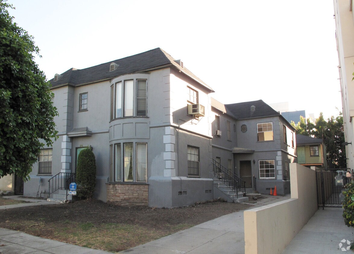 Primary Photo - 836 N Alfred St