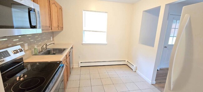 Building Photo - 1335 Union Ave