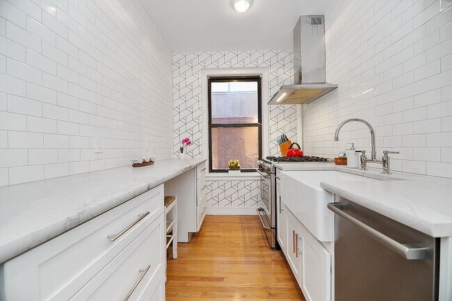 Foto del edificio - 35 W 92nd St