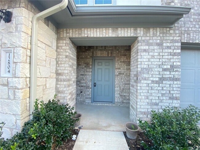 Building Photo - 12804 Michelangelo St