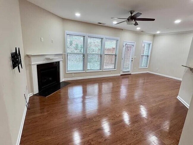 Foto del edificio - 1540 Winshire Cove