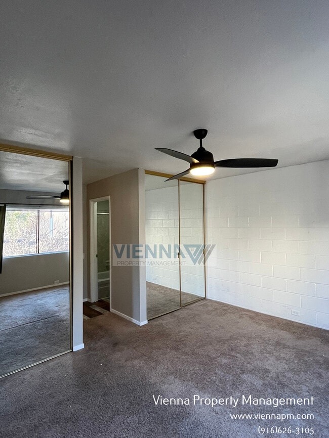 Foto del edificio - 888 Woodside Ln E