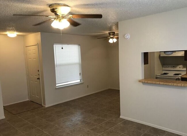 Foto del edificio - 3203 Eagle Hill Ct