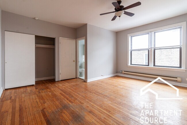 Building Photo - 1058 W George St