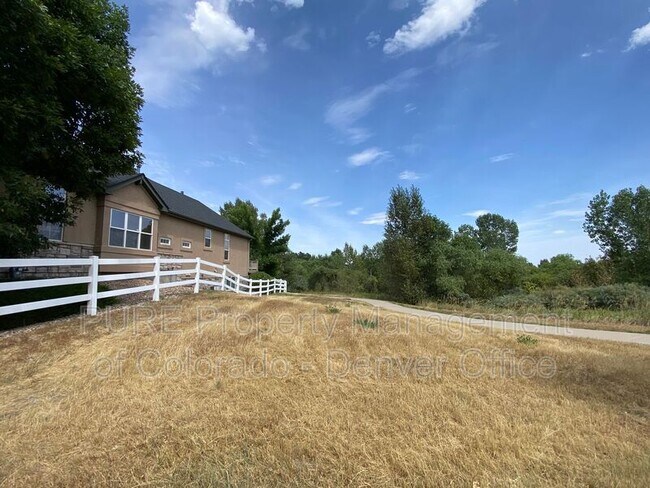 Foto del edificio - 1849 S Harlan Cir