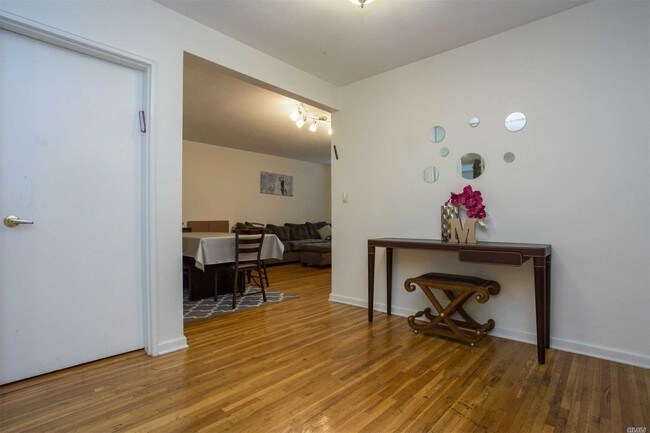 Foto del edificio - 287 Cedarhurst Ave