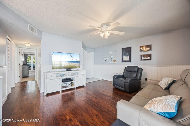 Foto del edificio - 7050 US-1