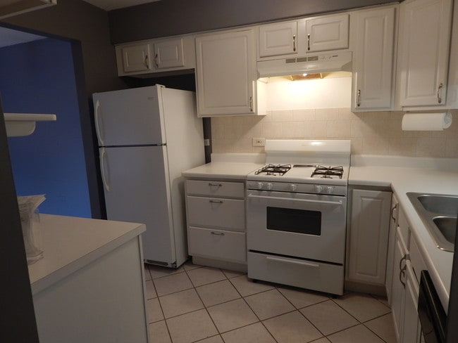 Building Photo - 126 S La Londe Ave
