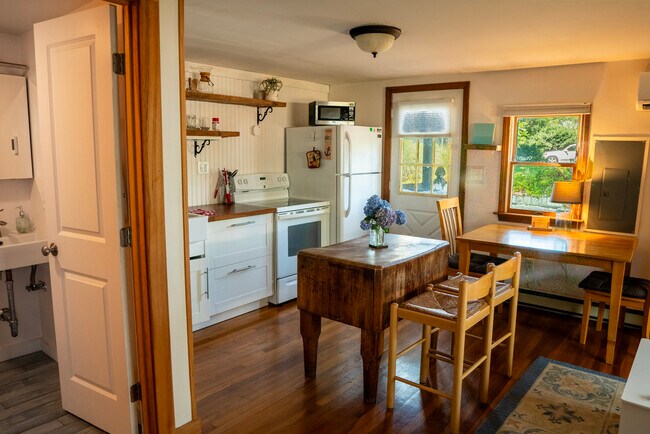 Primera planta / Cocina - 1 White Way