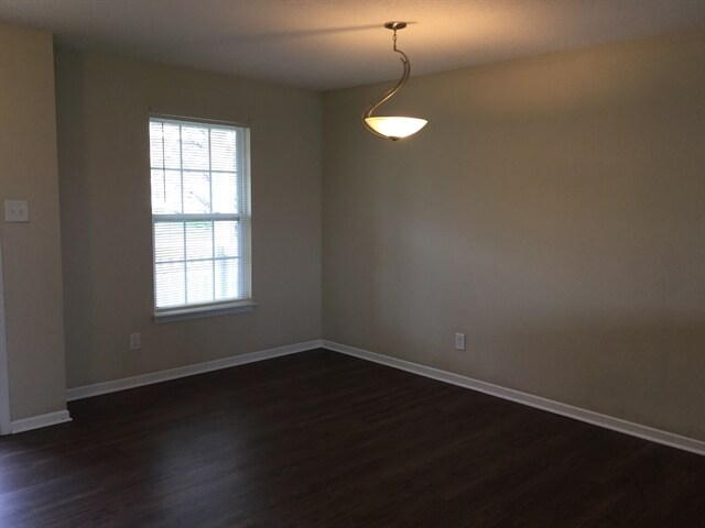 Foto del edificio - 9939 Big Bend Dr