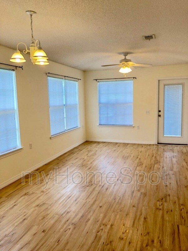 Foto del edificio - 9704 Cobblebrook Dr