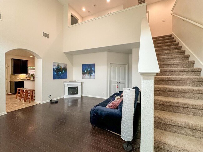 Building Photo - 9112 Beechnut Dr