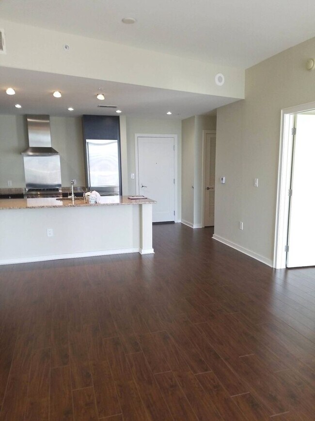 Building Photo - Gorgeous 1 Bedroom/1 Bath available now! Terminus Building - Buckhead