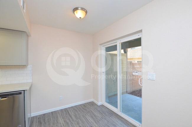 Building Photo - Renovated 2 bedroom and 1.5 bath in Mesa!