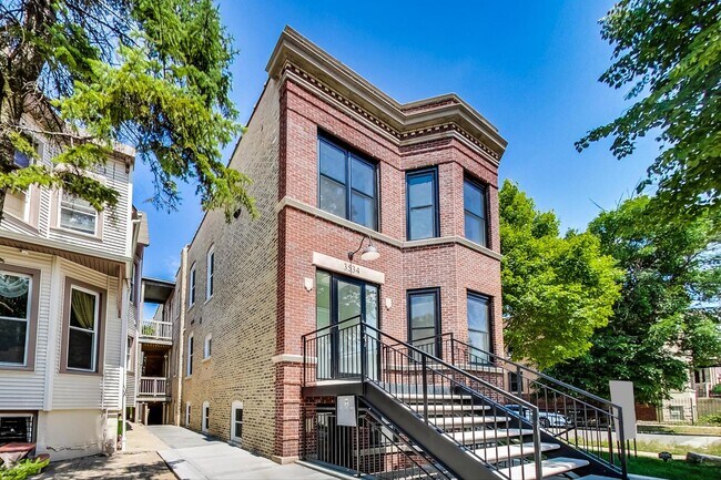 Foto del edificio - 2604 N Drake Ave