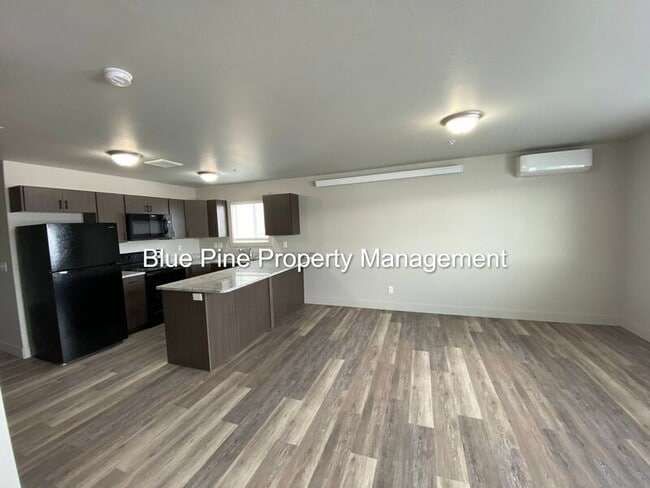 Foto del edificio - 6255 Freedom Rd