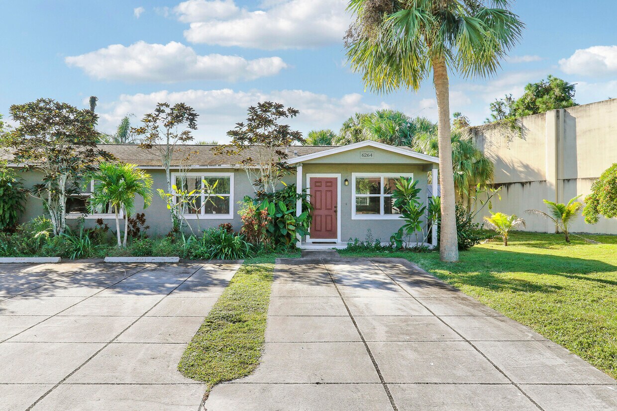 Foto principal - 6264 Allen St