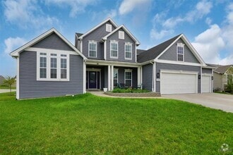 Building Photo - 215 Wyndemere Ln