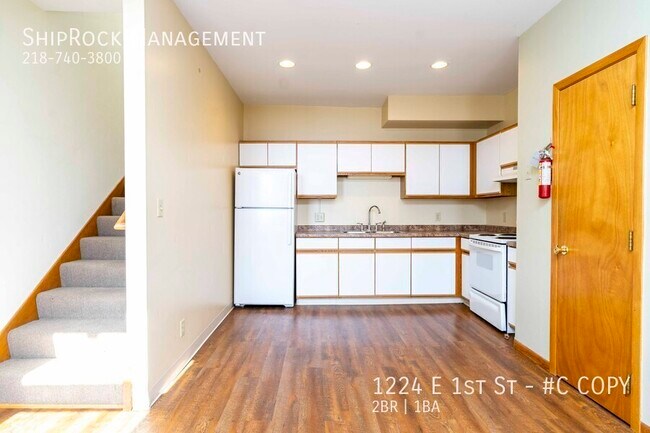 Foto del edificio - 1224 E 1st St