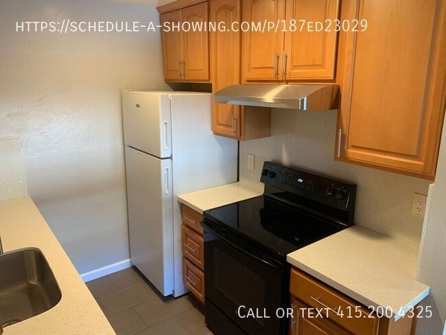 Building Photo - 203 Superior Dr