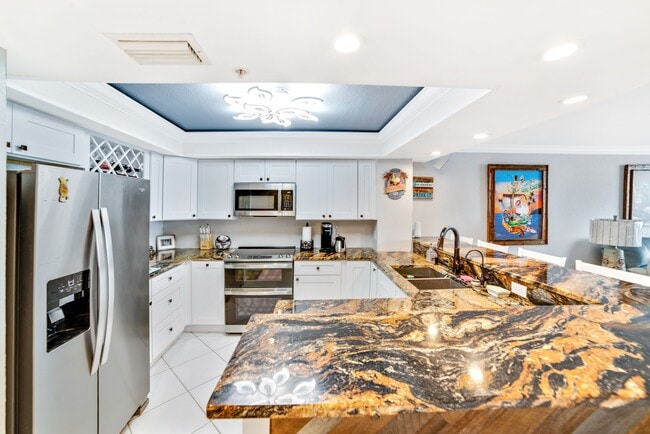 Building Photo - 6035 Sea Ranch Dr