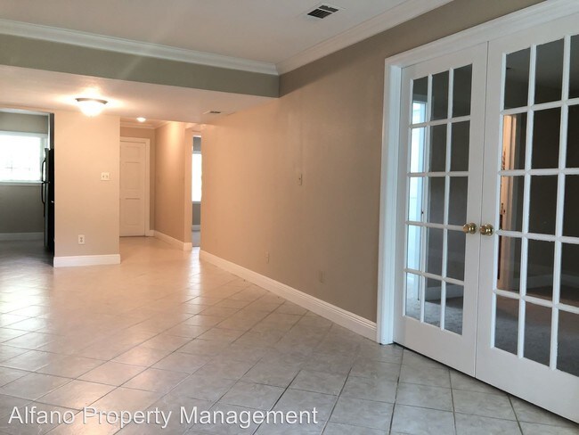 Building Photo - 450 Cherrywood Gardens Dr