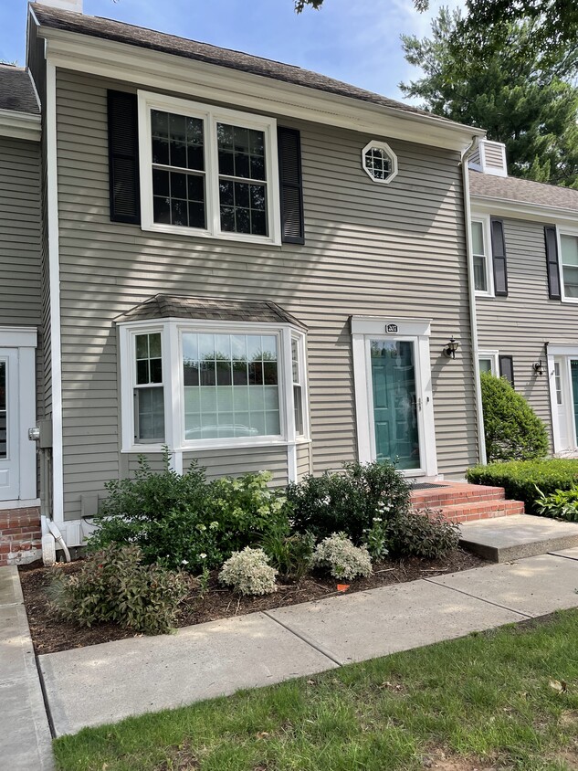 Primary Photo - 207 Georgetown Dr