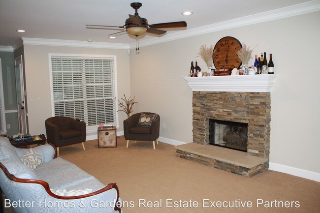 Building Photo - 3 br, 2.5 bath House - 3939 Carson Cutoff