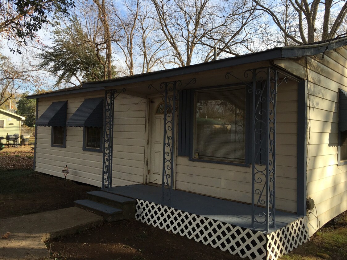 Foto principal - 619 W 64th St, 71106