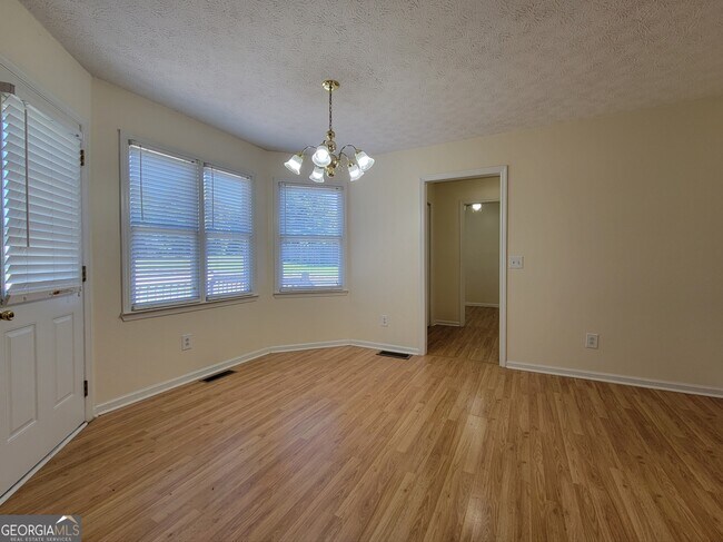 Foto del edificio - 841 Lodgeview Dr