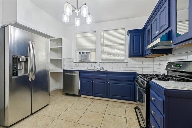 Foto del edificio - 2646 Jonquil St
