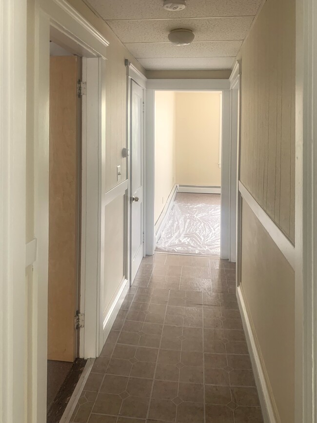 Hallway - 208 Islington St