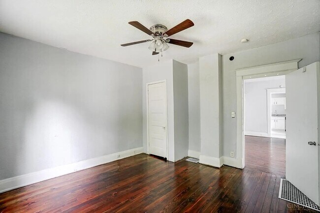 Foto del edificio - 5128 Blaesi St