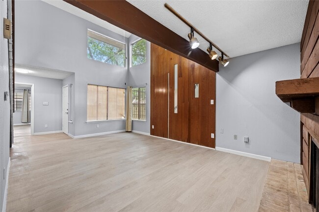 Foto del edificio - 12528 Wellington Park Dr