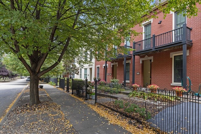Building Photo - St Charles Area Townhouse